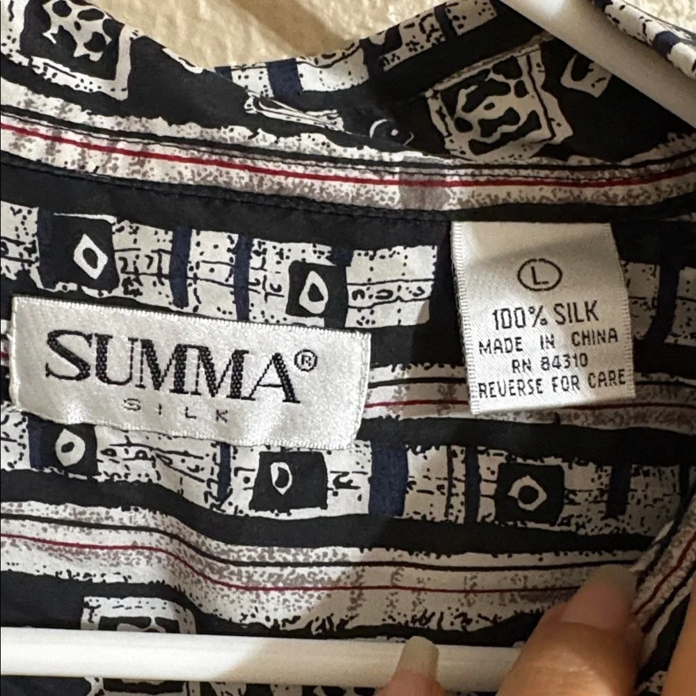 100% Silk Black and White Patterned Shirt - Picture 2 of 6